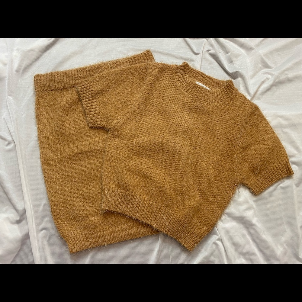 Top and skirt sweater set color camel